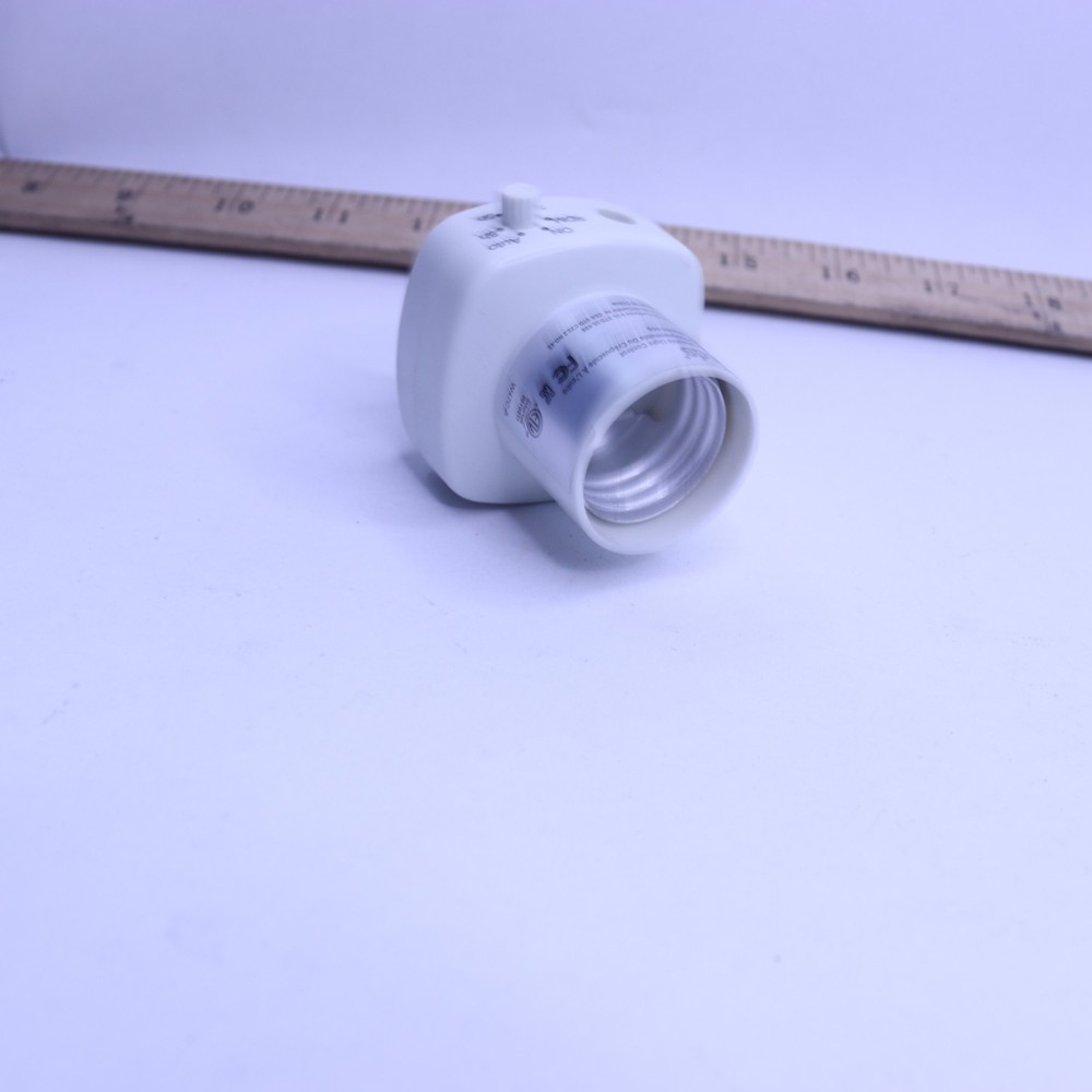 Woods 2-5-8 Hour Photocell Control Light Socket Timer, White