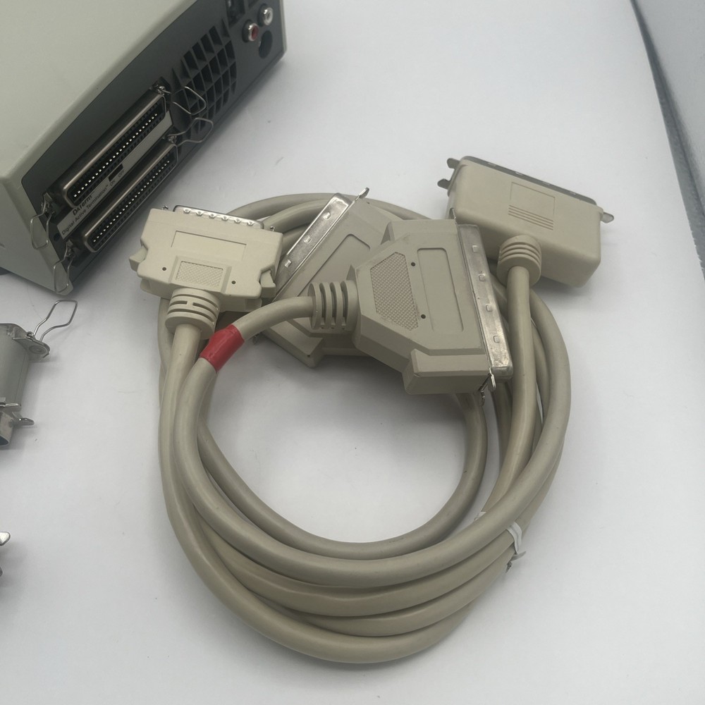 CD-R APS TECHNOLOGIES 106747 (4X Write) w/ Some Cables and Accessories.