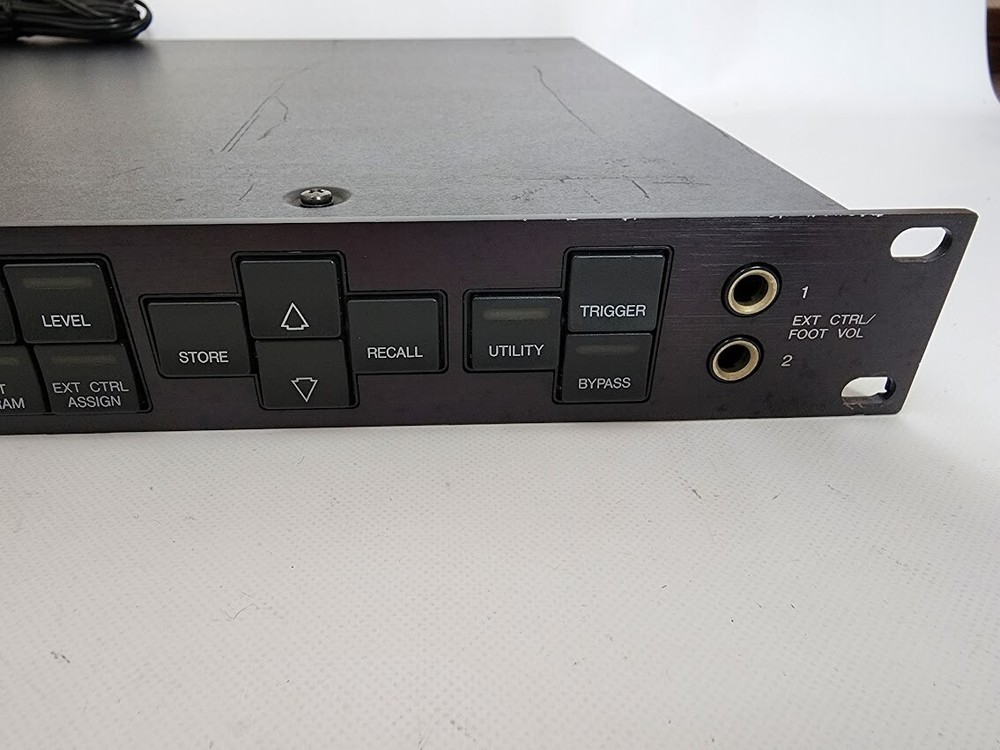 YAMAHA SPX900 Professional Multi-Effects Sound Processor working