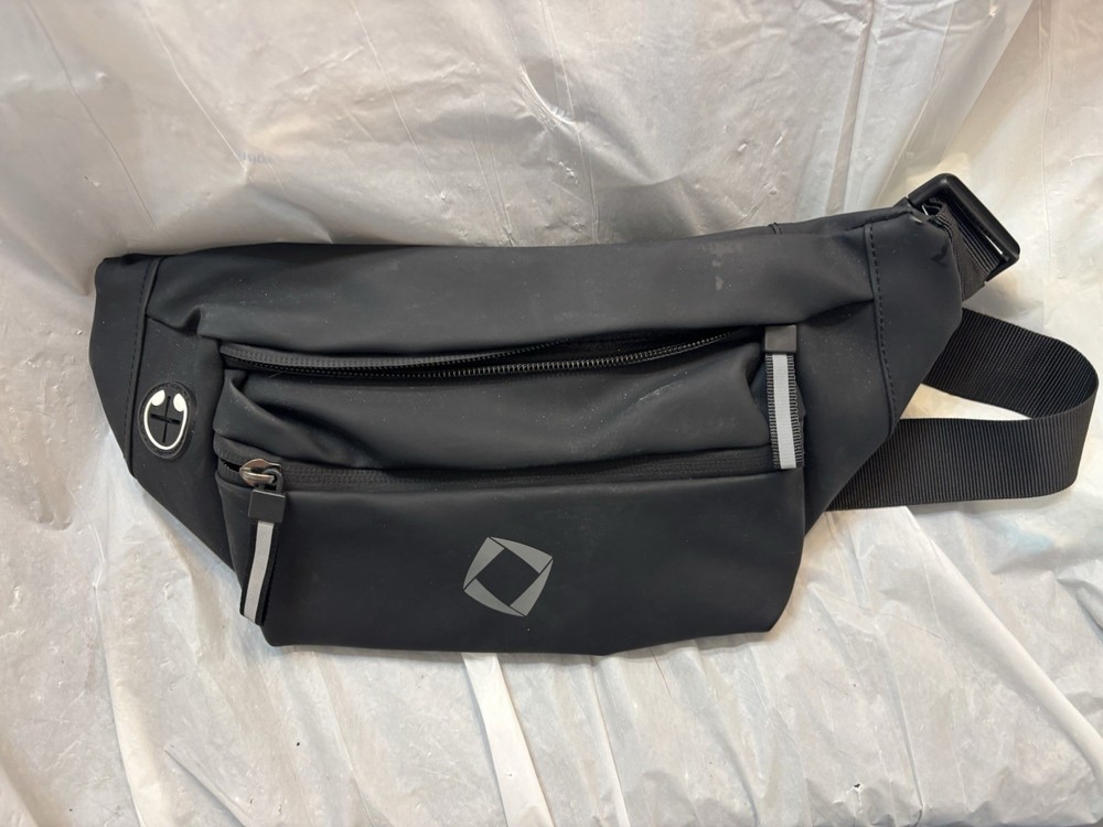 DECA Sling Pack Black Logo 3 Zipper