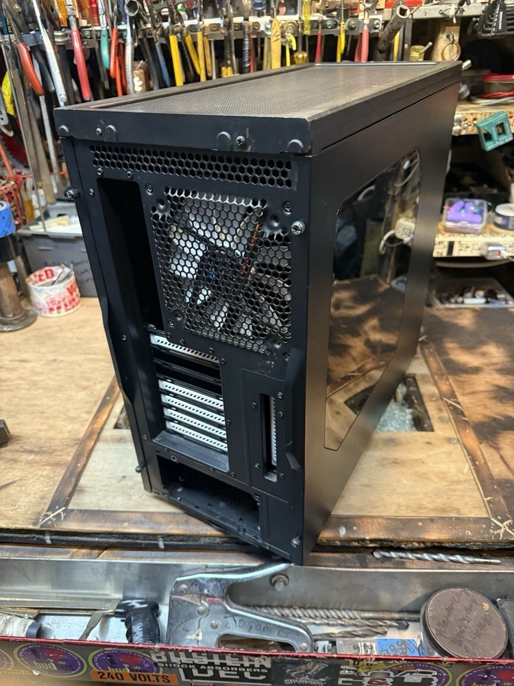 Razer Fractal FD-CA-ARC-R2-bl-w gaming computer console