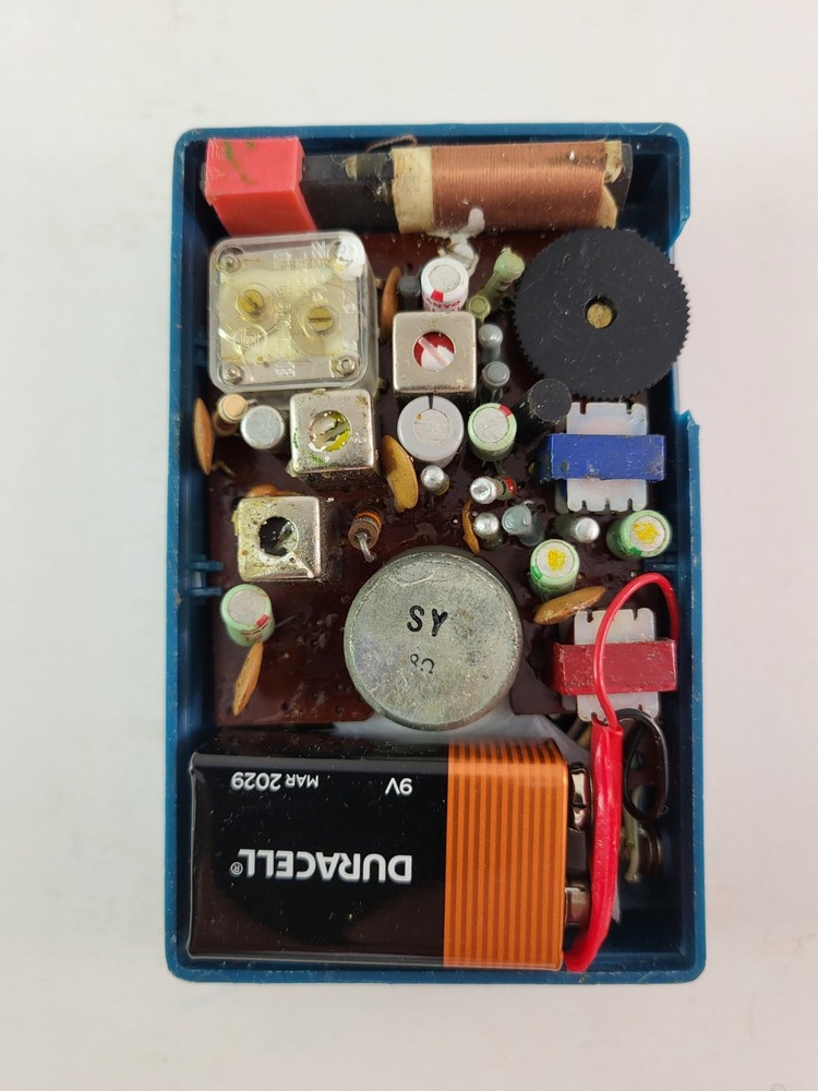 6 Transistor Starfire Vintage Radio