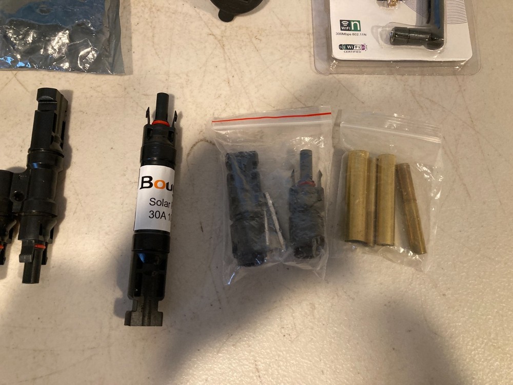 Solar Panel MC4 Connectors Fuse Holder USB Socket 30A WiFi Adapter Kit Set