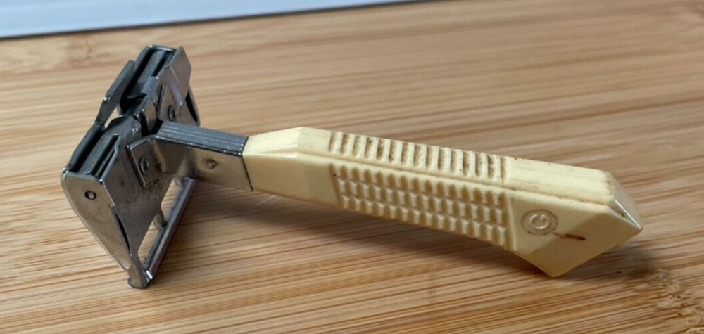 Vintage GEM M - Single Edge Razor - w/Bakelite Type handle