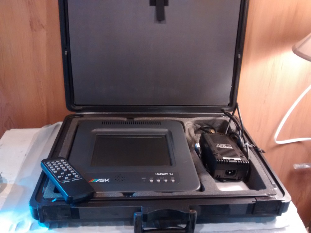 ASK IMPACT 24 Overhead Projector Presentation System with case