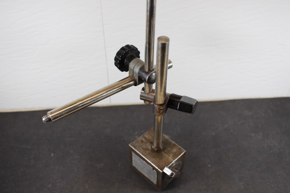 Magnetic Indicator Base with 1/2" Rods