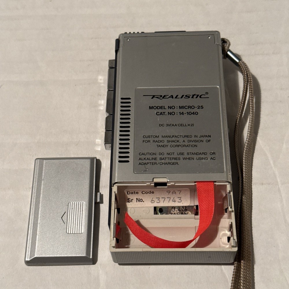 REALISTIC MIRCO-25 VOICE ACTIVATED CAPSTAN DRIVE MICROCASSETTE RECORDER