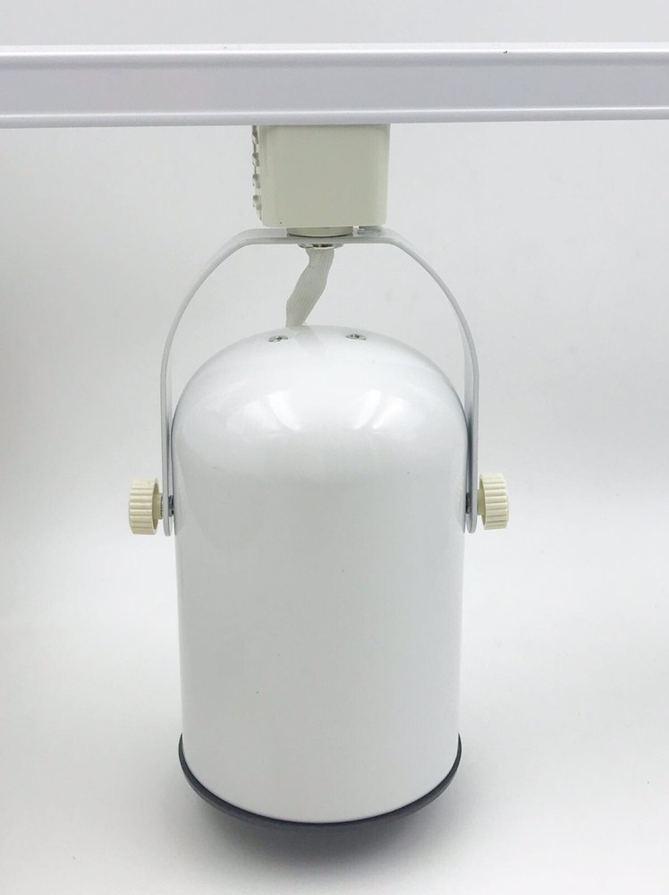 Line Voltage Track Lighting Head, White ,120V E26 Medium Socket ,HV220 WH