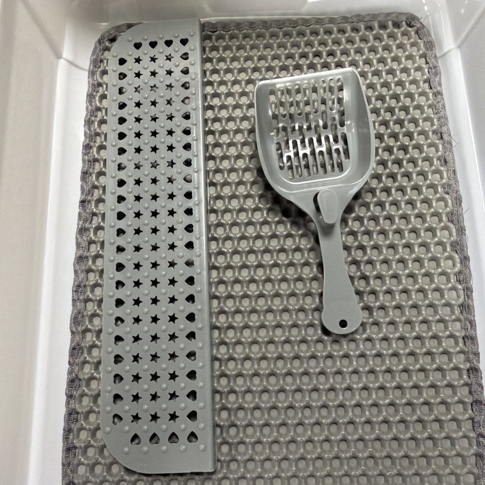 Plastic Open Cat Litter Box with Grated Section and Mat