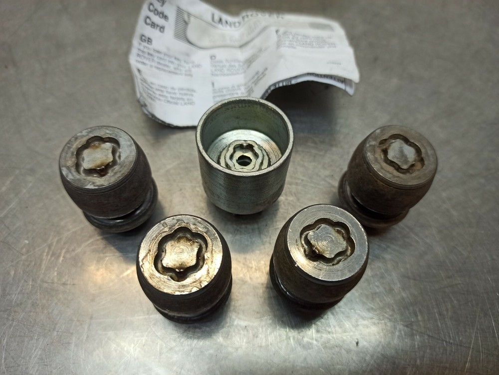 Range Rover Evoque DYNAMIC L538 2011-2018 Wheel Lock Nut Set Replacement