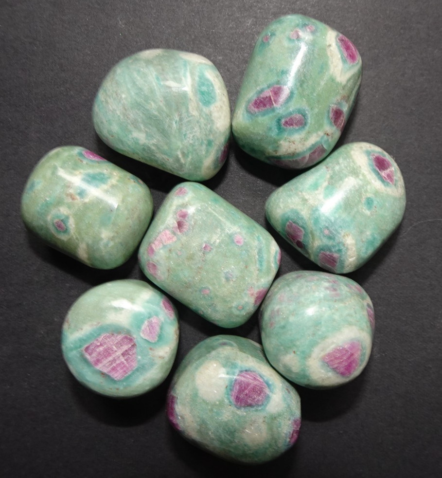 Ruby Fuchsite - 8 Medium Tumbled Stones - India rt760