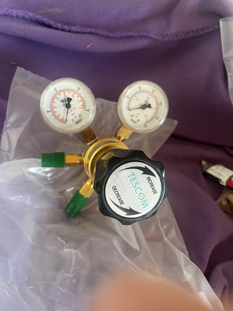 tescom regulator With Gauges Model 44-3413s24-509