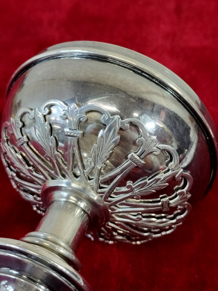 ANTIQUE SILVER CUP. CHISED SILVER. SPAIN. 19TH-20TH CENTURIES.