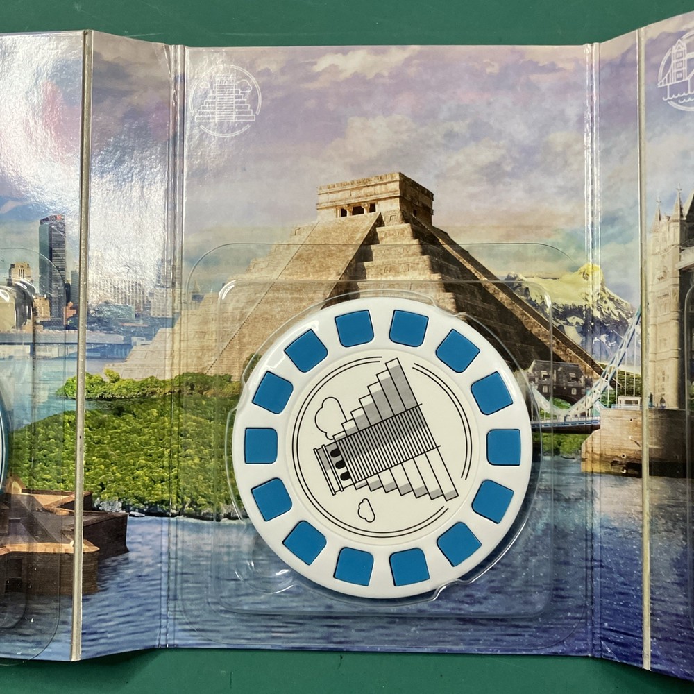 View Master Virtual Reality Experience Destinations (3) & Batman Sets. VERY GOOD
