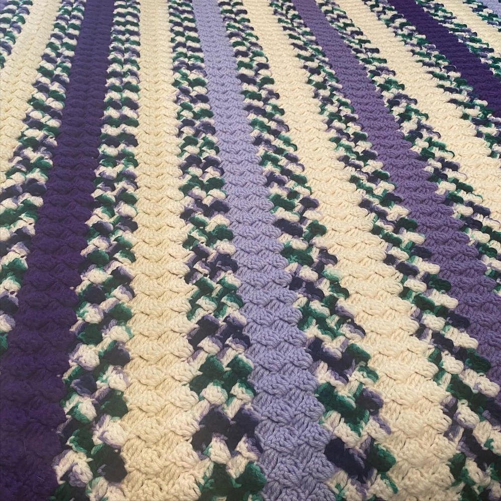 Beautiful crocheted afghan 63 x 50
