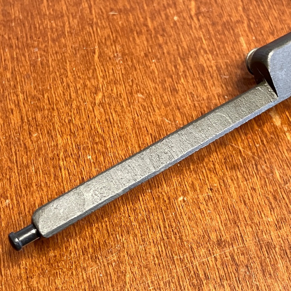 M1 GARAND CLIP LATCH SA SQUARED FRONT TYPE (CL-542)