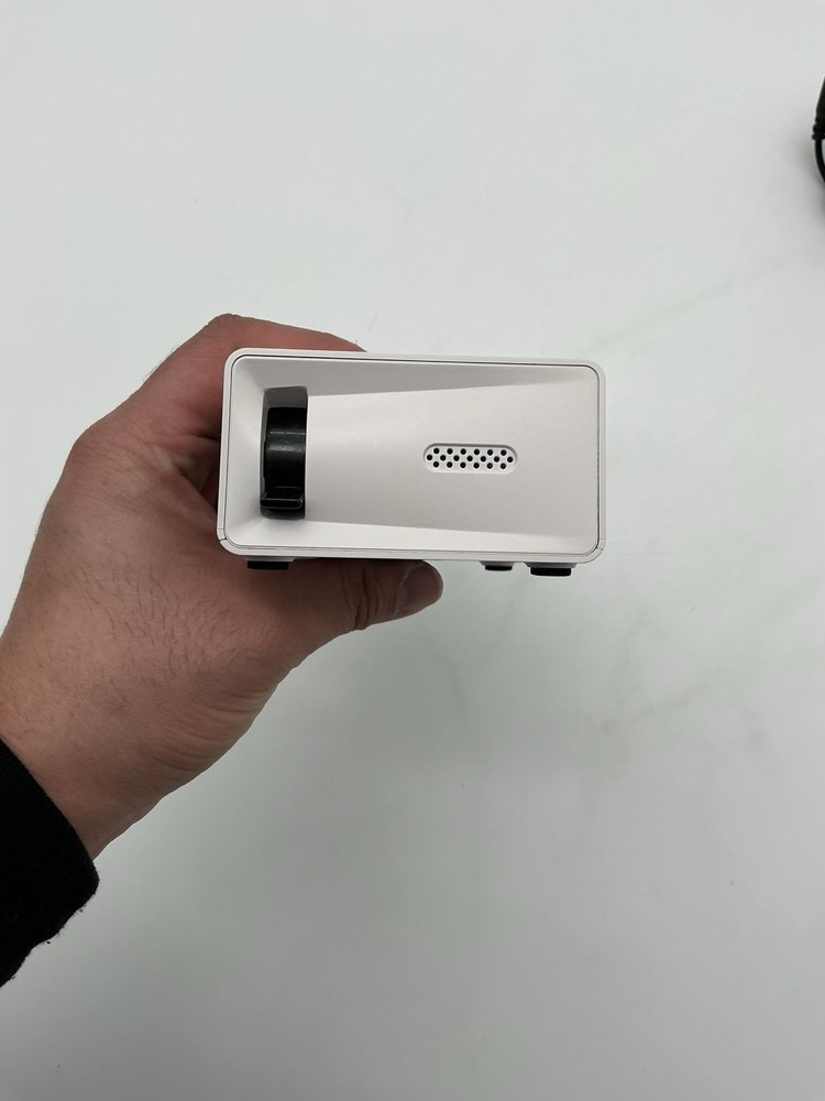 Portable Mini LED Projector Screen Mirroring WHITE (USED)
