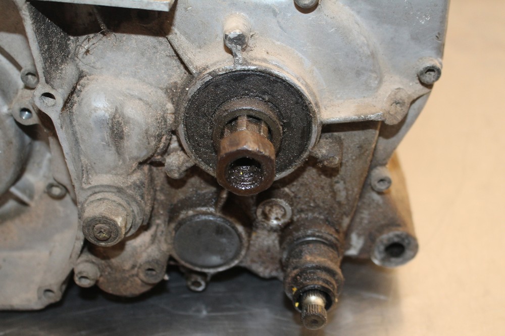 1974 Yamaha TY250 ENGINE MOTOR BOTTOM 7SM2106