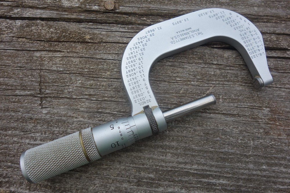 L.S. Starrett 1-2" micrometer No. 2 - VGC