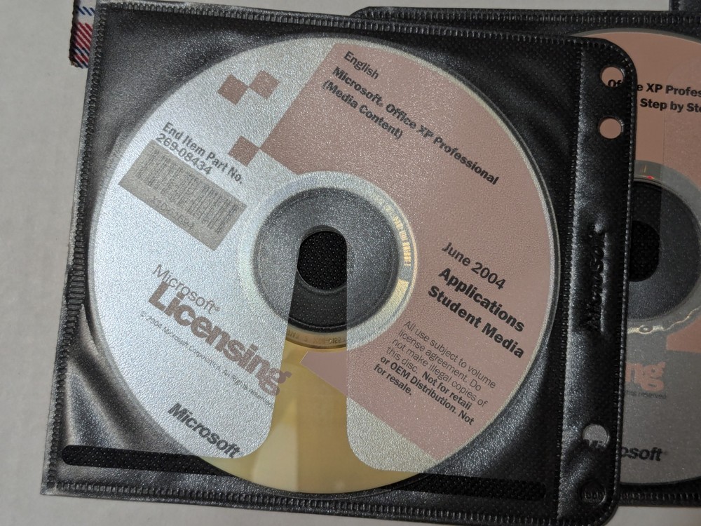 Microsoft Office XP Professional Application Student Media / 7 discs Dates Vary