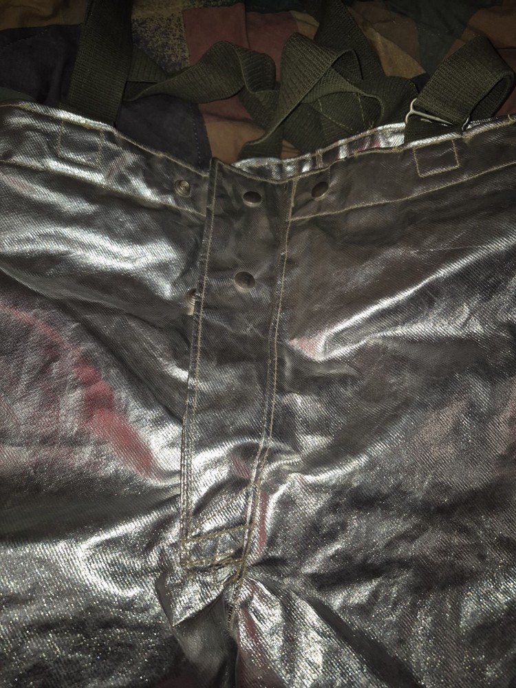 Fireman's Aluminumized Over Pants & Helmet - Medium 34-37