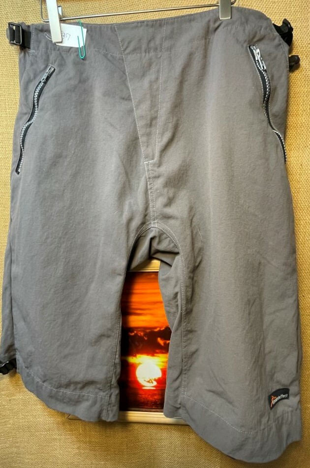 Ground Effect men’s gray shorts size L