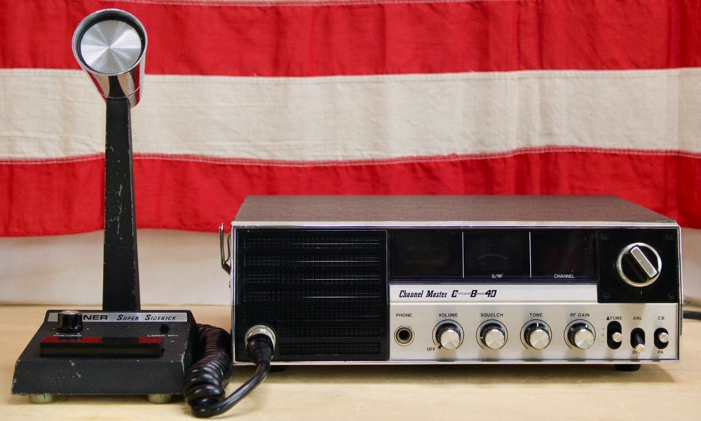 Channel Master Command Base 40 CB Base Station w/Turner Super Sidekick Mic