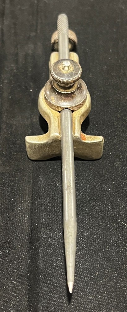 Pair of unbranded Trammel points