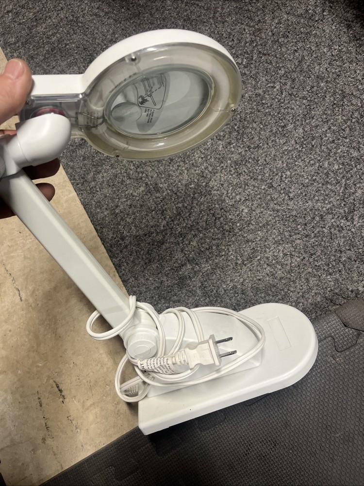 Natural Light Fly Tying Light With Magnifier Great Condition