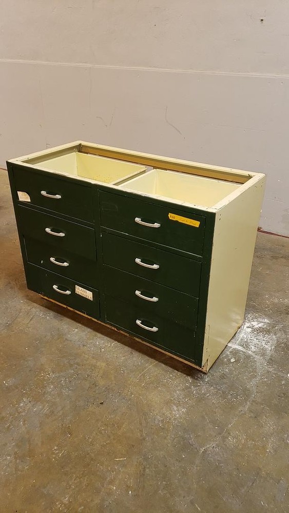 4' Kewaunee Casework 8 Drawers(S6LLST11370)