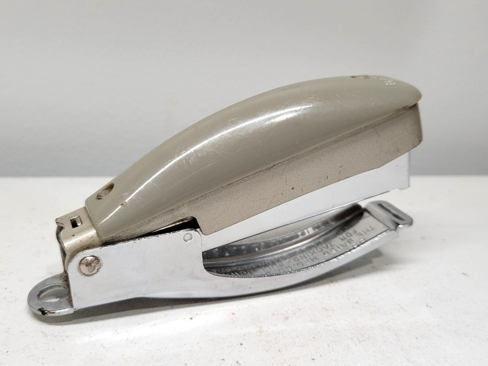 VINTAGE BATES 88P PLIER STAPLER - GRAY - WORKS GREAT