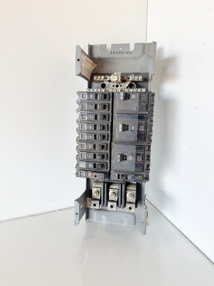 Square D A1431 Panelboard 120/240V 3 Wire 18 Spaces All Breakers (RACK)