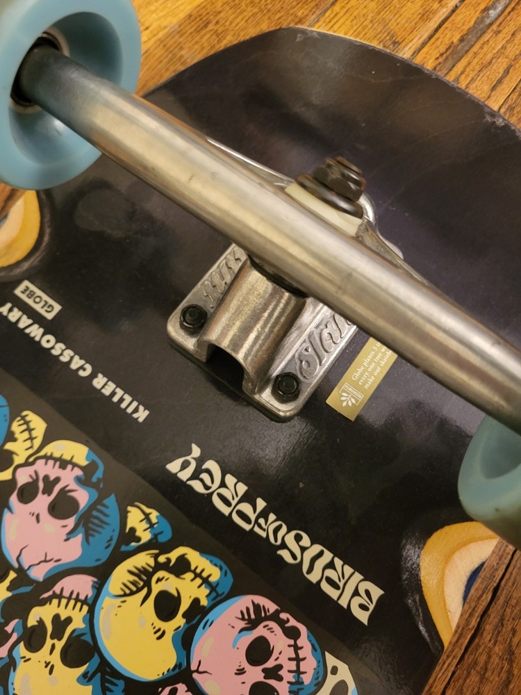 Globe Stubby Killer Cassowary 30" Cruiser Skateboard Complete Excellent Cond.