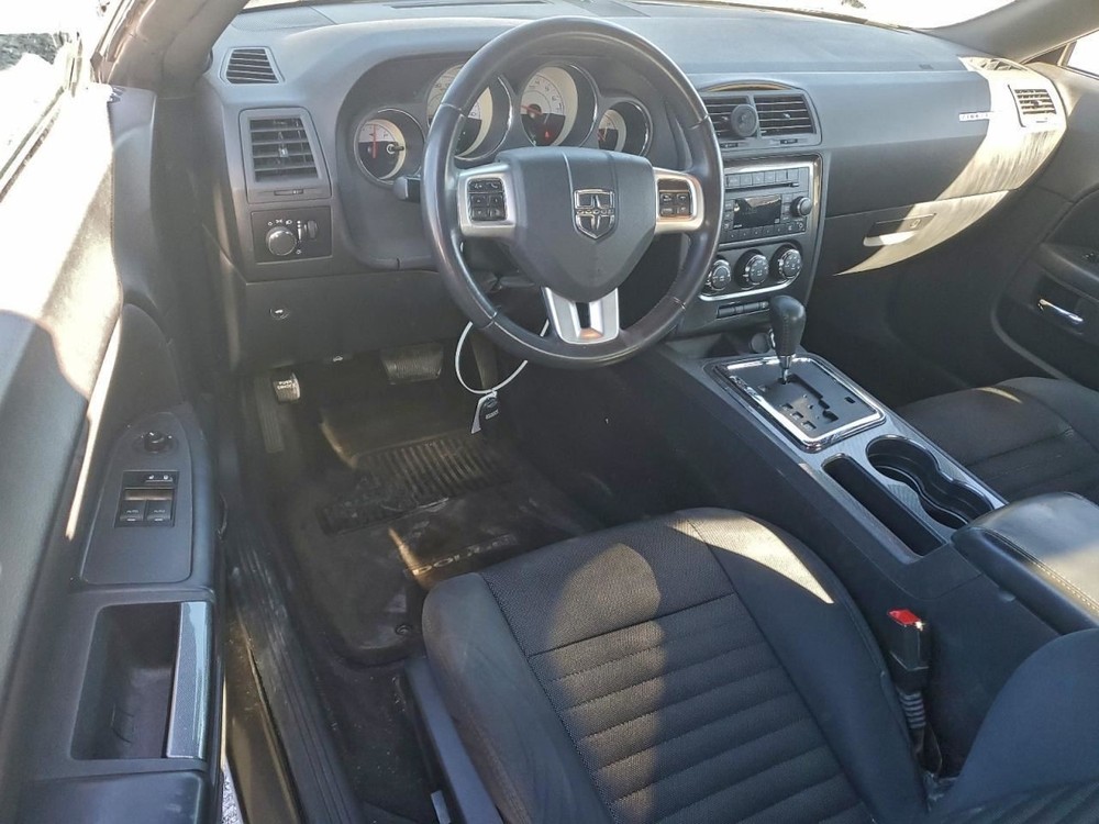 CHALLENGE 2014 Glove Box 4933839