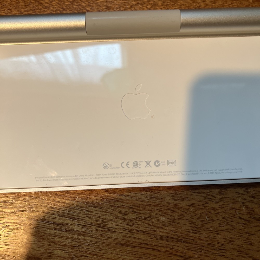 Apple A1314 Wireless Keyboard