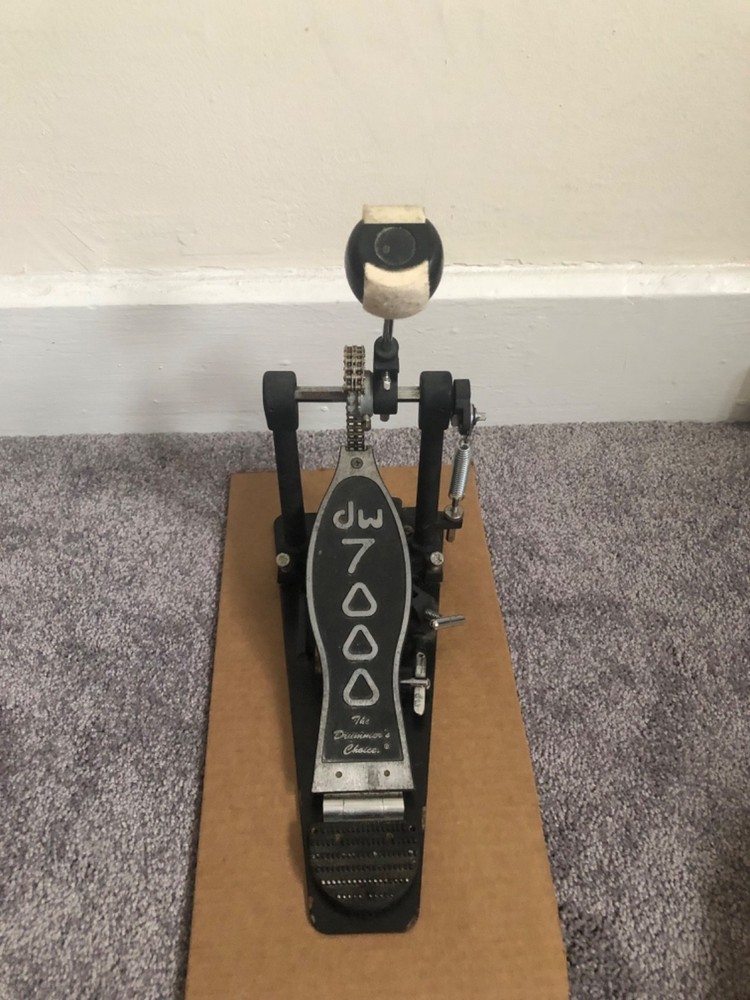 DW 7000 Double Chain Single Pedal Kick Drum