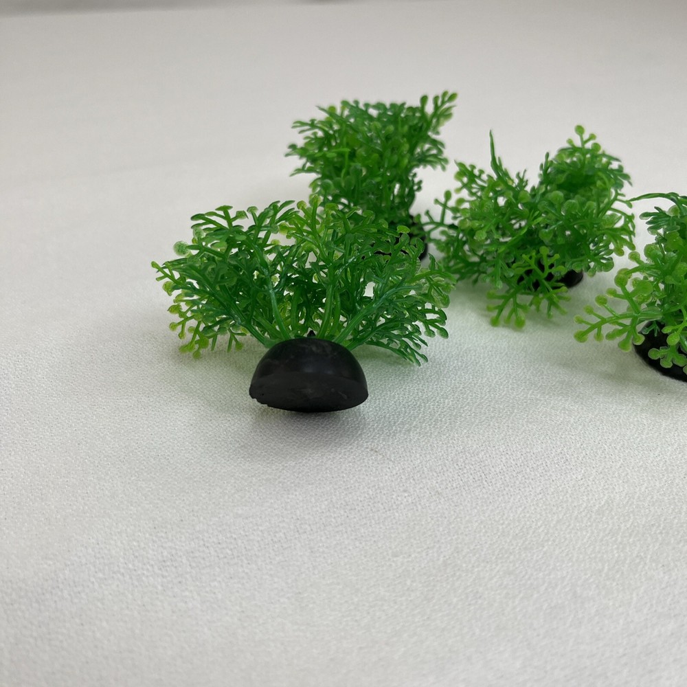 4 PC Xunyee Plastic Aquarium Plants