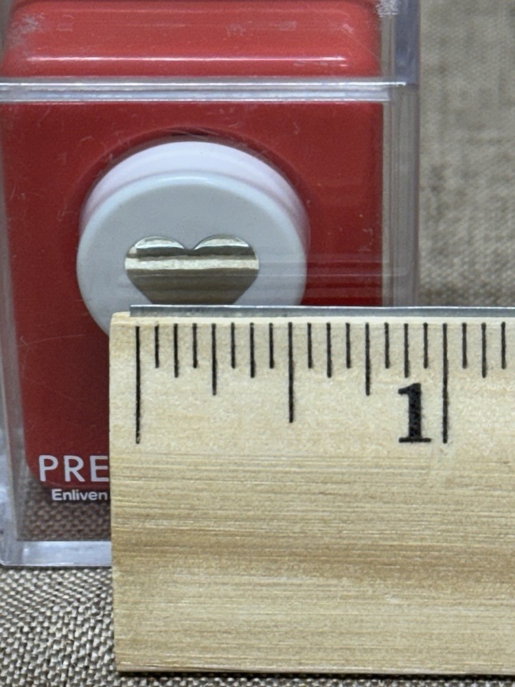 Carl Paper Punch - Heart