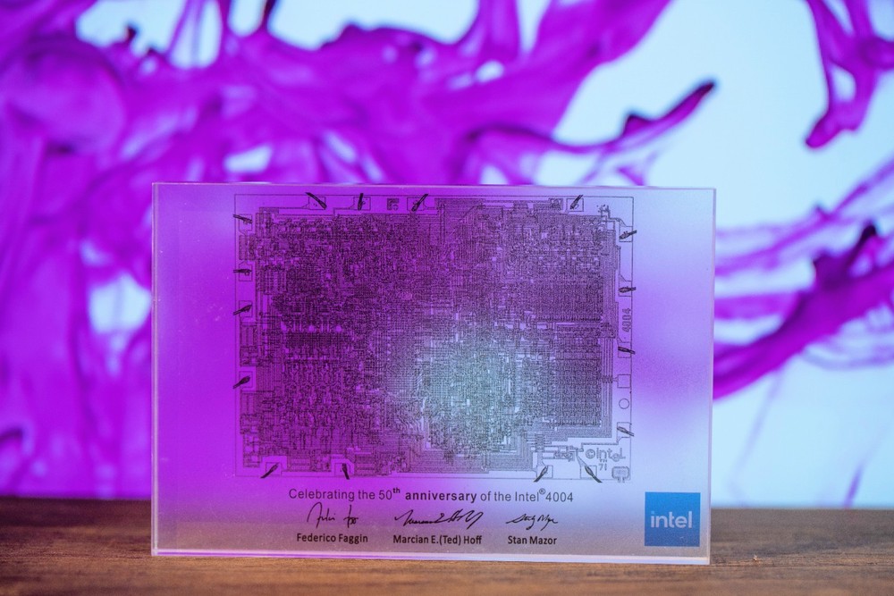 Intel 4004 CPU Resin Display, 50th Anniversary Tech Art, Retro Computer Gift
