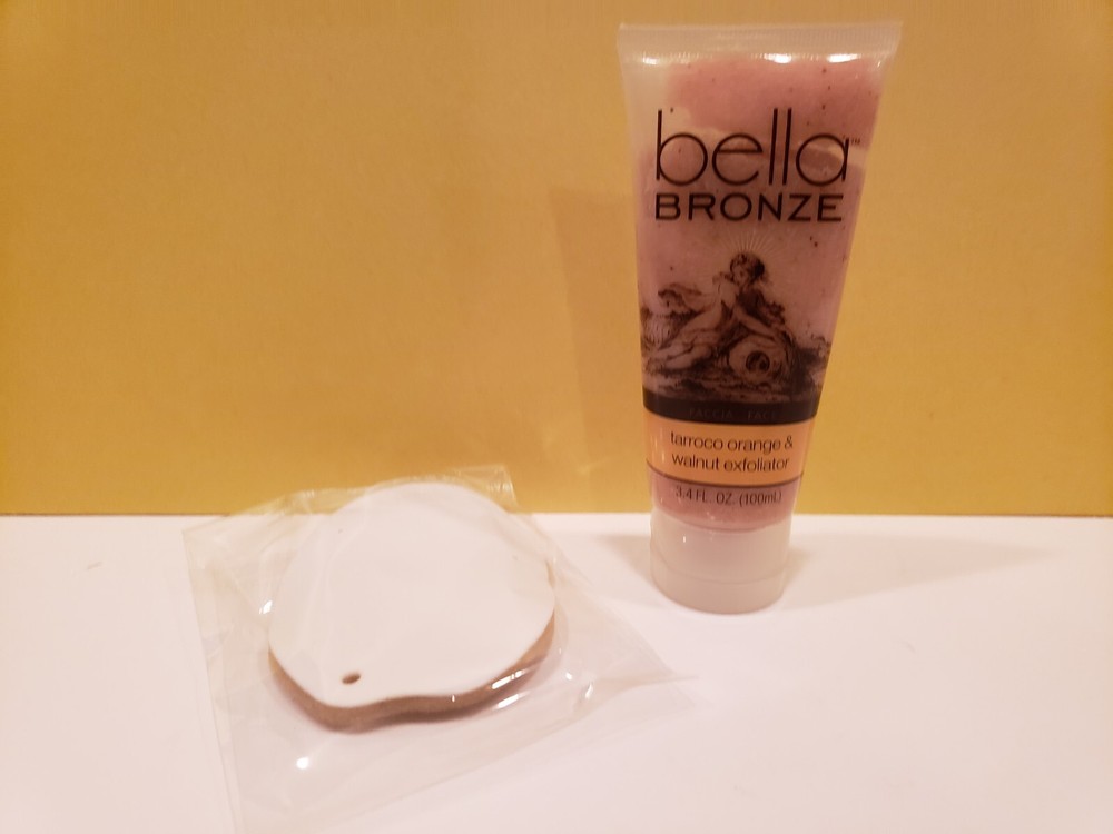 Bella Bronze ~ Tarroco Orange & Walnut Exfoliator W/ Sponge