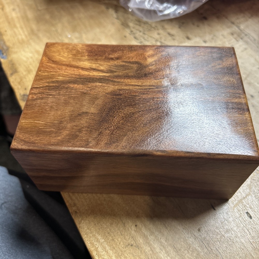 URN  for dog Or Cat Ashes