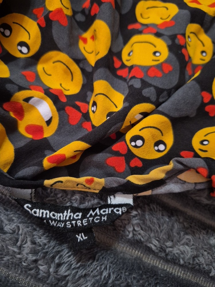 Samantha Mara 4 Way Stretch, XL , Scrub Top, Smiley Face Pattern