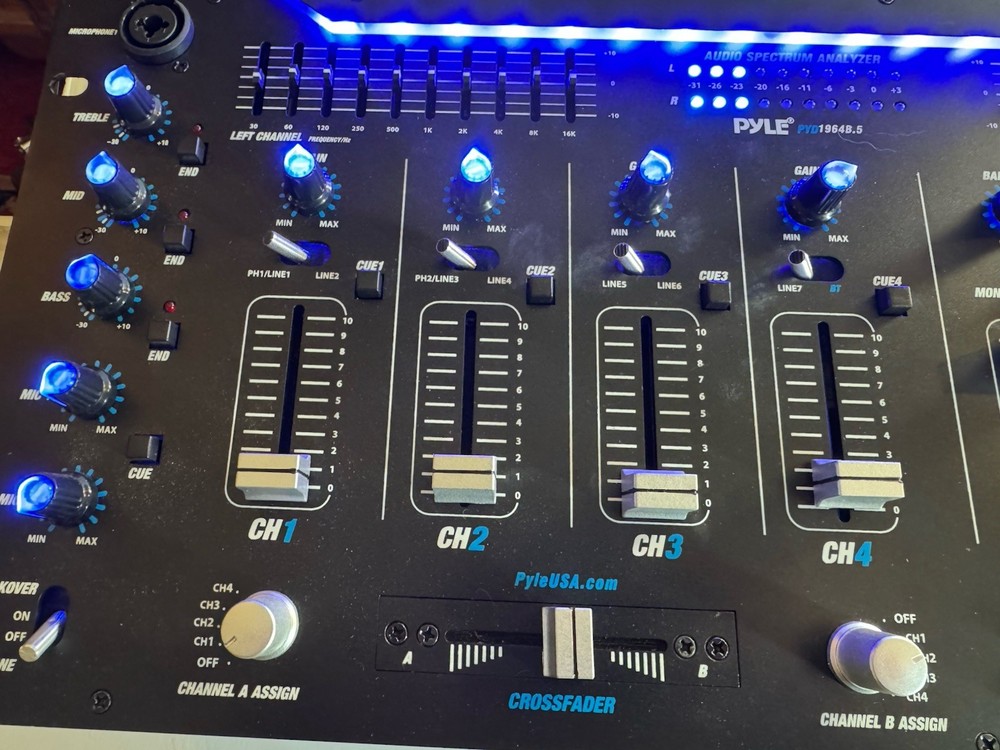 Pyle PYD1964B5 6-Channel Bluetooth DJ Mixer System