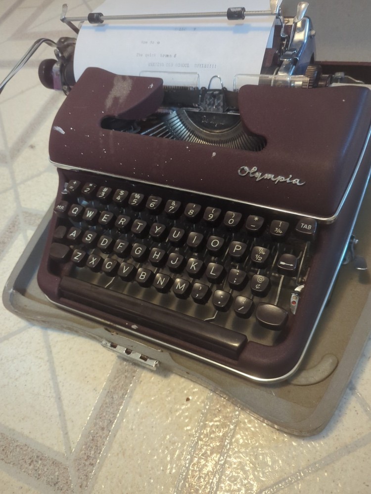 Maroon SM3 Olympia DeLuxe Manual Typewriter, w/case Fixer Upper