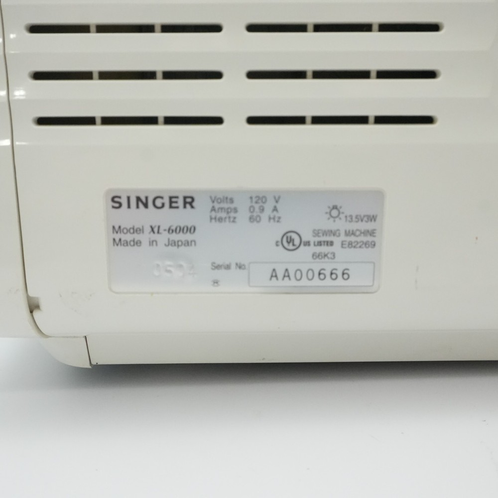 Singer Quantum 6000XL Sewing /Embroidery Machine Combo