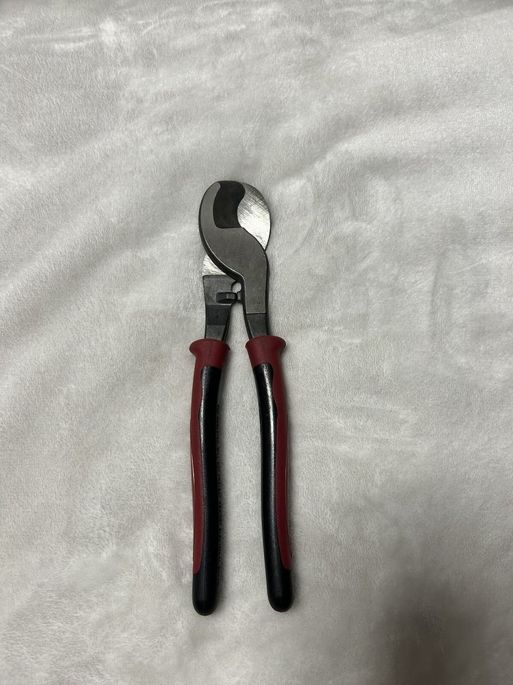 Klein tools 9 in. Journeyman High-Leverage Cable Cutter