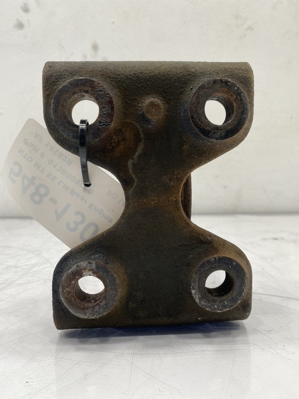 Freightliner MT55 Engine Mount 0130509000 (548-13043)