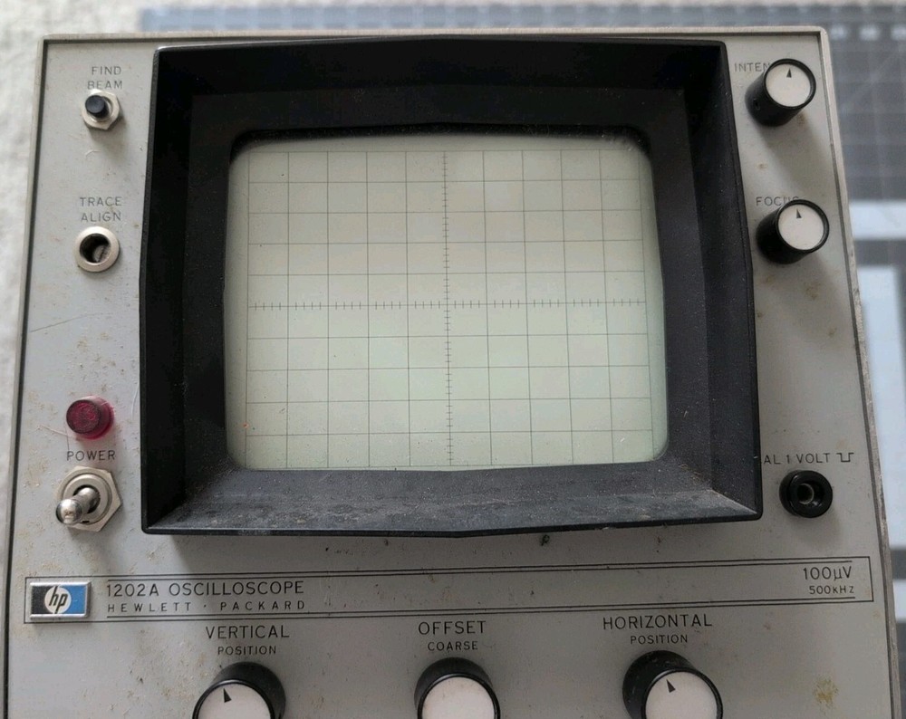 HP Hewlett Packard 1202A OSCILLOSCOPE (powers on *BUT READ DESCRIPTION*) #ENGR