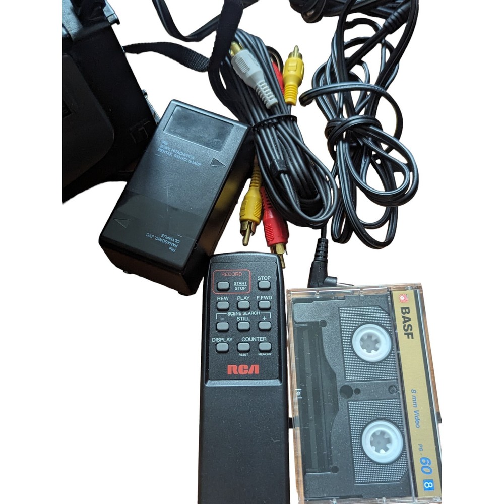 RCA PRO 8 Video Camcorder w/ Case Accessories Remote Extras