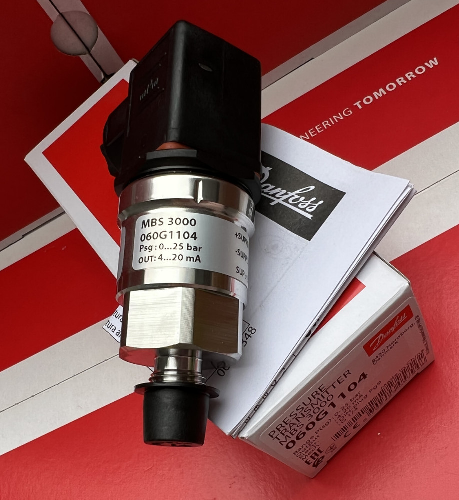 1pcs Danfoss Pressure Transmitter Sensor MBS3000 060G1104 0-25bar